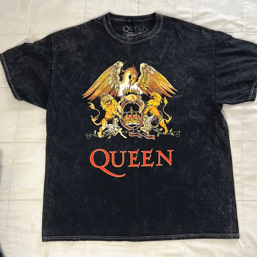 Men’s QUEEN shirt